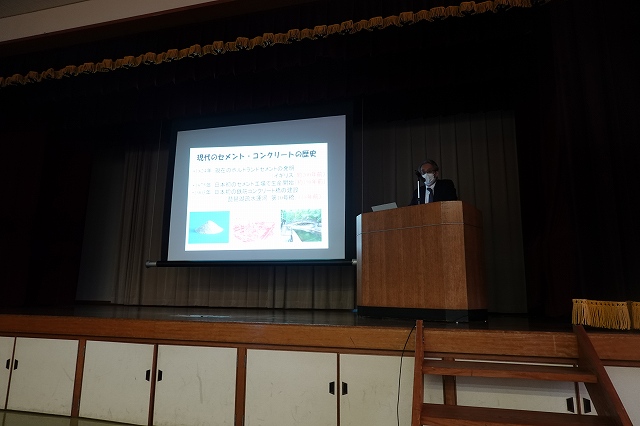 講義風景 | 　2021/11/08　第47回定例会　を開催いたしました。 | 広島県コンクリート診断士会